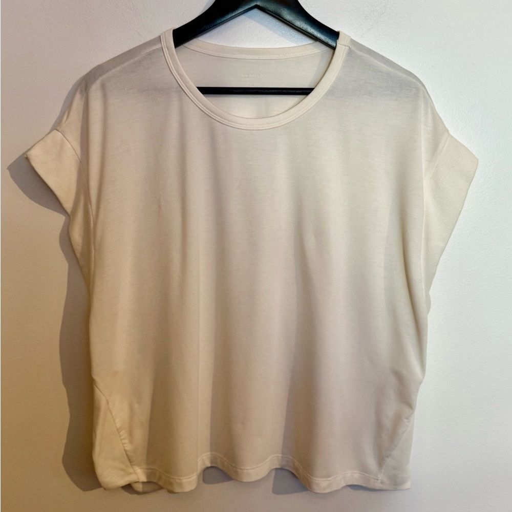Old Navy Active cropped cream colored tee, size L.
